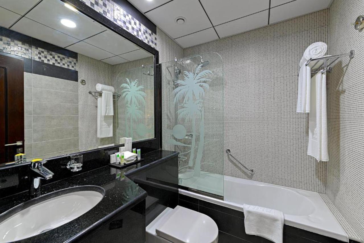 Time Moonstone Hotel Apartments ฟูไจราห์ ภายนอก รูปภาพ